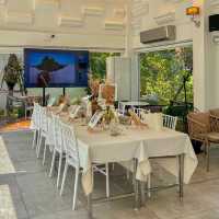 WhiteLine Cafe & Restaurant 