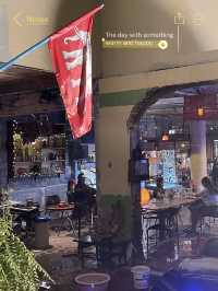ร้าน (ไม่)ลับ ฉบับหลบฝน ชิดไหล่ศิลปิน