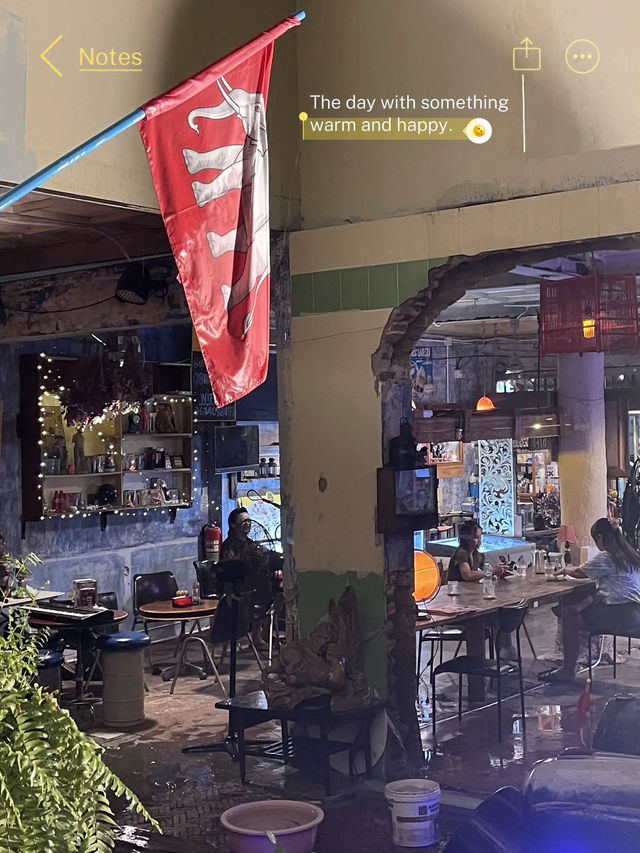 ร้าน (ไม่)ลับ ฉบับหลบฝน ชิดไหล่ศิลปิน