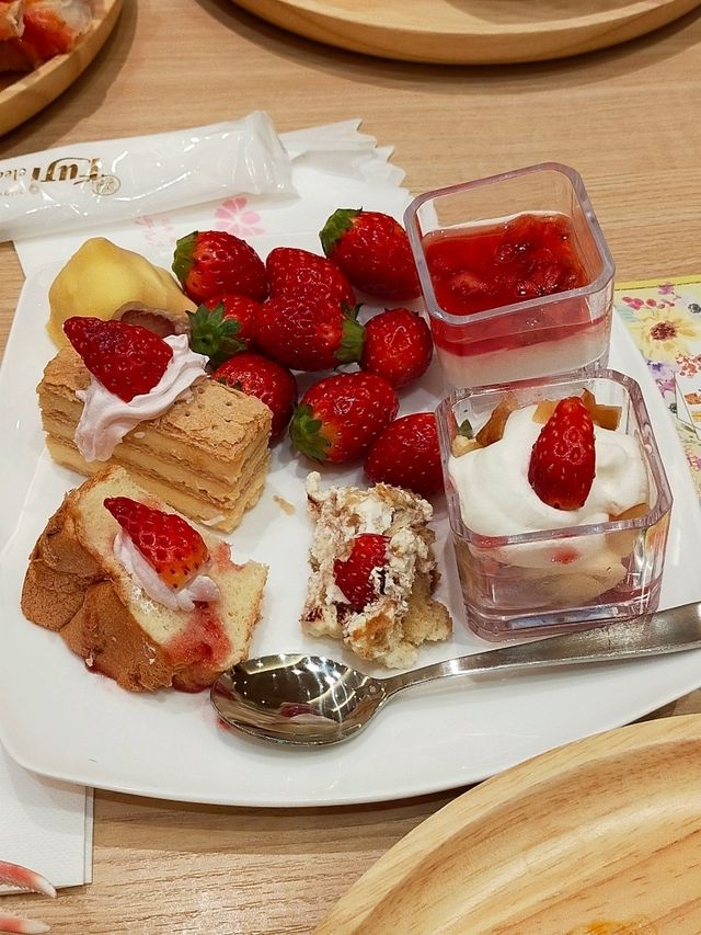 ホテル志戸平いちごビュッフェ