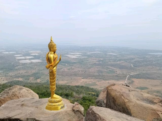 จุดชมวิวเขาพระยาเดินธง จ.ลพบุรี