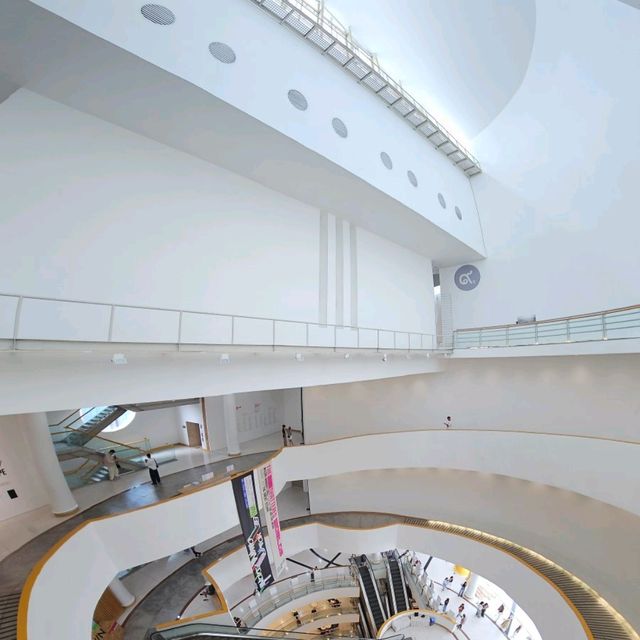 Circles of Centres นิทรรศการภาพถ่ายฟิล์มกระจก 