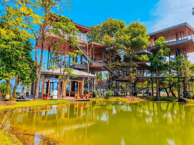 บ้านอวดชุม คาเฟ่ลับๆชุมพร