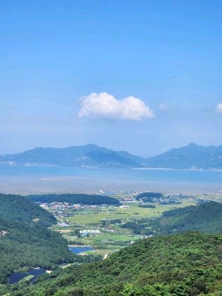 Chill Hike, Hidden Temples & Epic Views
