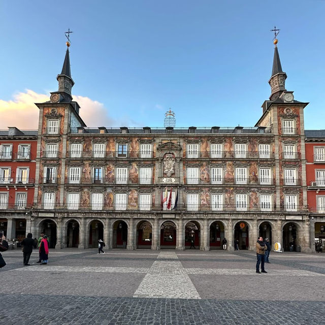 🏛️✨ Plaza Mayor: Madrid’s Grand Heart of History & Habsburg Charm