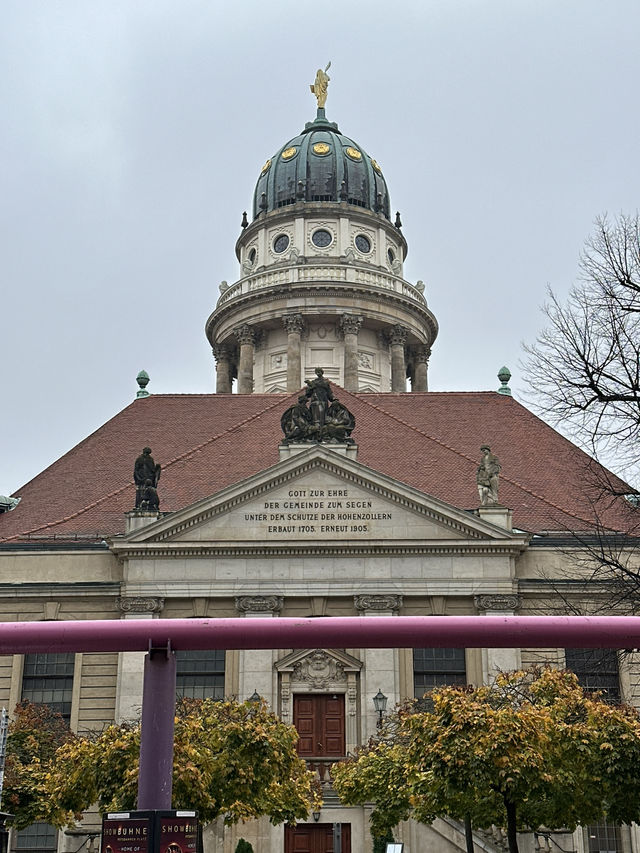 Free walk and free views in the city of Berlin 