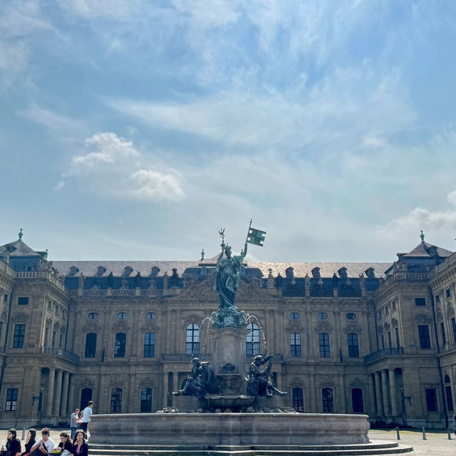 Würzburg Day Trip: A Beautiful & Chill Blend of Heidelberg and Munich! 🍷🏰