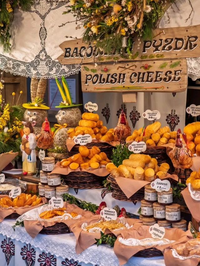 🏰🍲  Krakow on a Budget: Royal Vibes, Local Prices! 🍲🏰