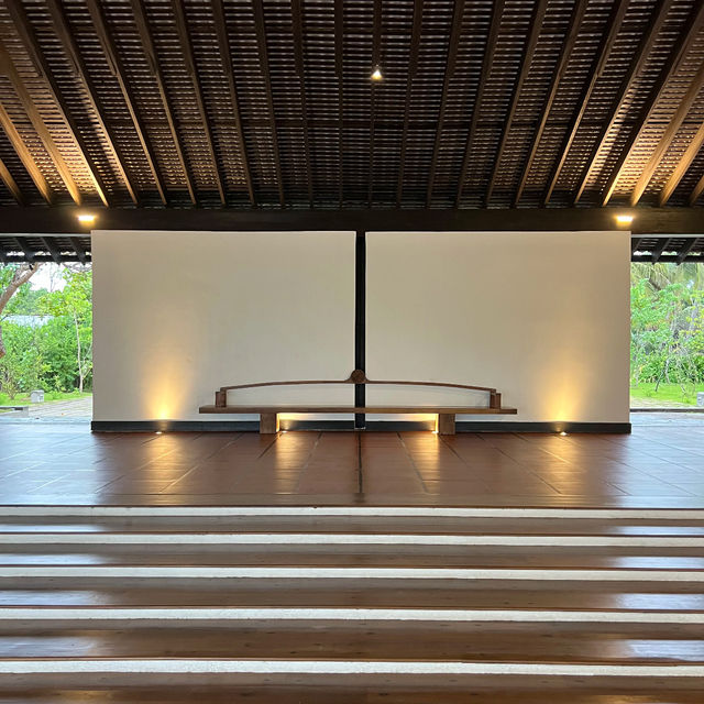 Living Inside a Masterpiece: A Geoffrey Bawa Designed Sea-View Hotel in Sri Lanka! 🌴 architect.