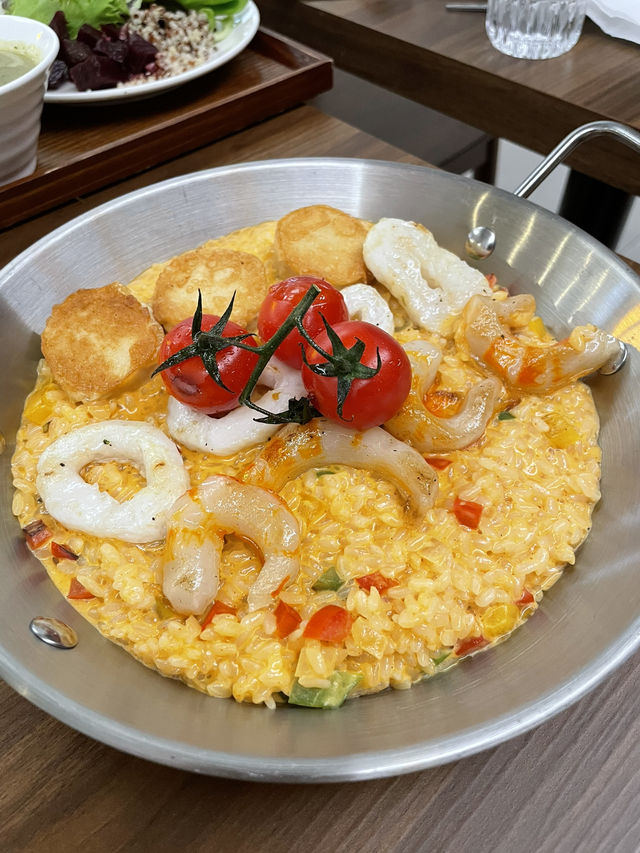素造多國色