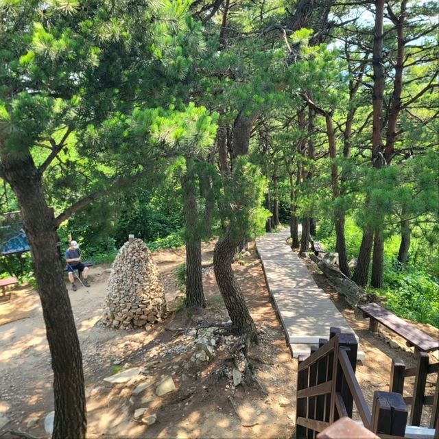 Quiet Trails & Sweet Summit Views