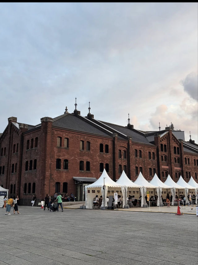 🧱歴史とモダンが融合する「横浜赤レンガ倉庫」で、心ときめく港町旅