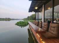 กินอิ่ม สบายตา ที่ธารา เทอเรส