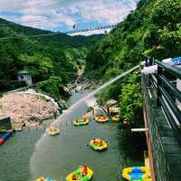 中國海南五指山紅峽谷漂流遊玩攻略，適合夏天打卡