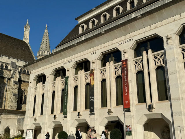 Guildhall Art Gallery: London's Hidden Gem in the City's Financial Heart 🏛️🎨