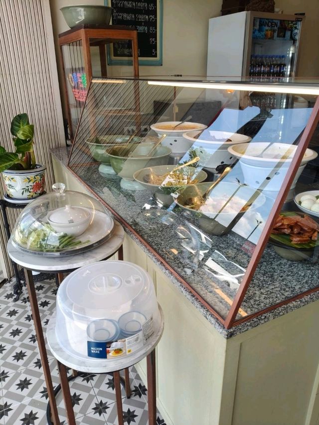 ร้านข้าวแกง style ย้อนยุค กรุงเทพกรีฑา