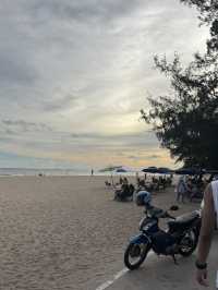 หาดแหลมเจริญ สายมินิมอลนั่งชิลแนะนำที่นี่เลยย ✨
