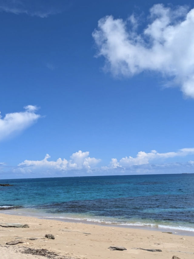 【海中道路の先にある楽園】のんびり過ごす「伊計島」の魅力