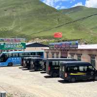 🐟 Litang Highland Fish Restaurant – A Cozy Pit Stop in the Sky