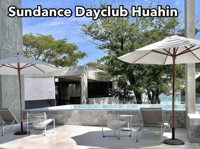 Sundance Dayclub Huahin โรงแรมริมทะเลสุดโรแมนติค