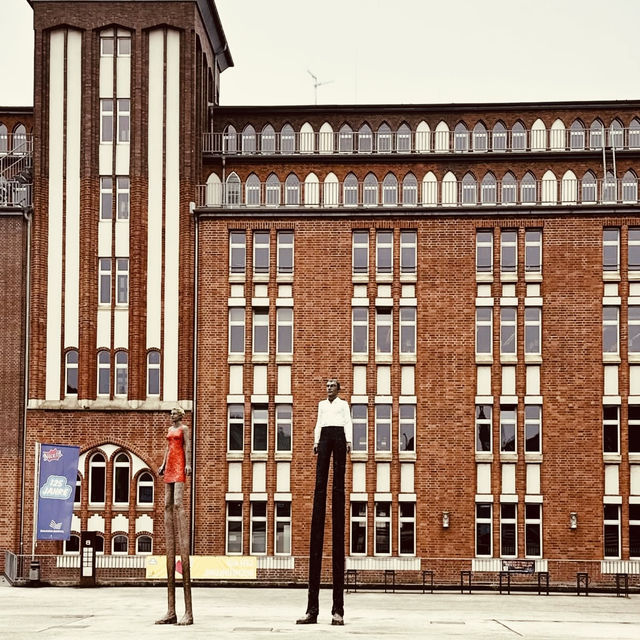 Hamburg Summer Escape: Harbor Breezes & Hidden Courtyards