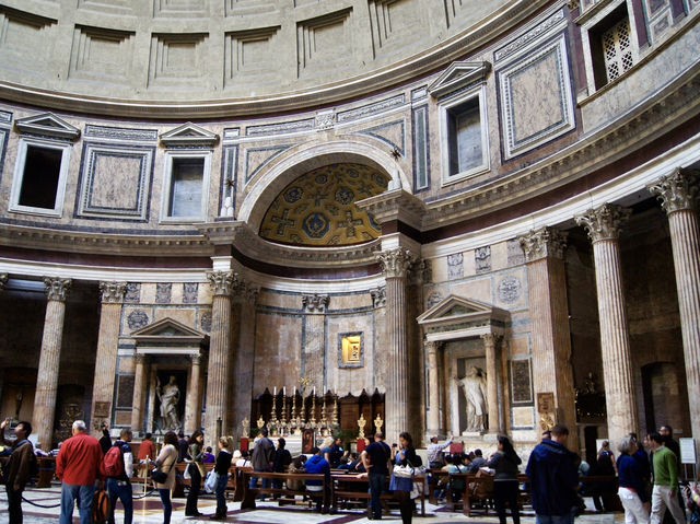 ⛪ Awe-Struck at the Pantheon – A Timeless Wonder in Rome