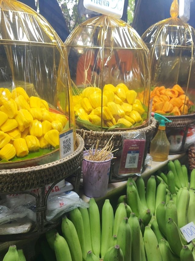 ตลาดน้ำดอนหวาย นครปฐม