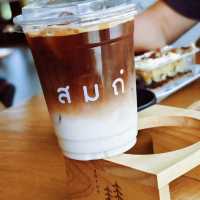 สมถะ คาเฟ่ คาเฟ่สไตล์มินิมอลญี่ปุ่น
