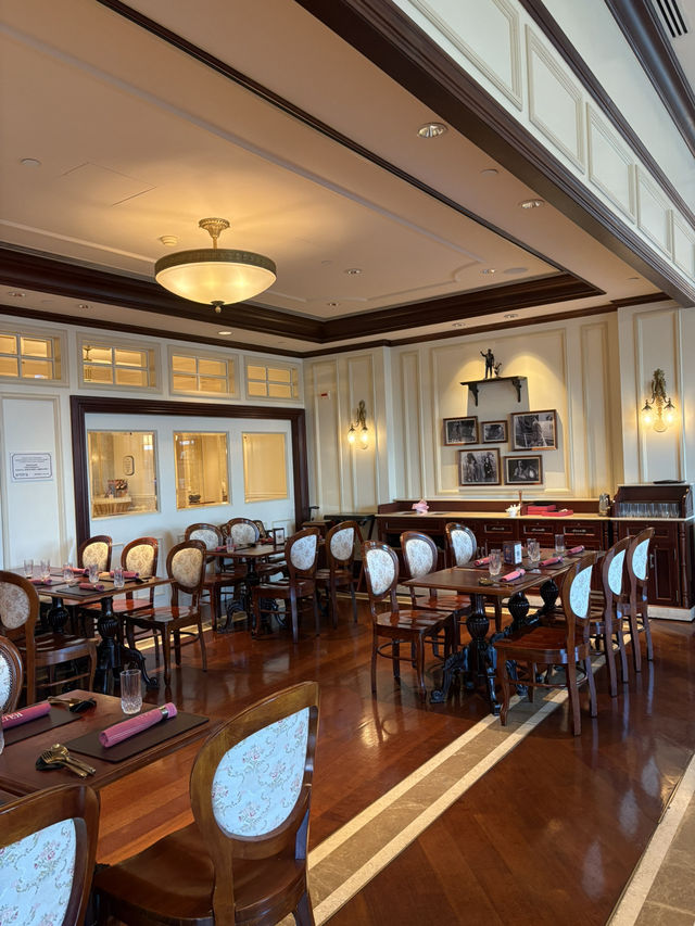 Walt’s Cafe Semi-Buffet Lunch at Hong Kong Disneyland Hotel