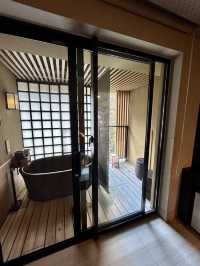 《箱根/宿》コスパ◎ 全室露天風呂付きのモダン湯宿
