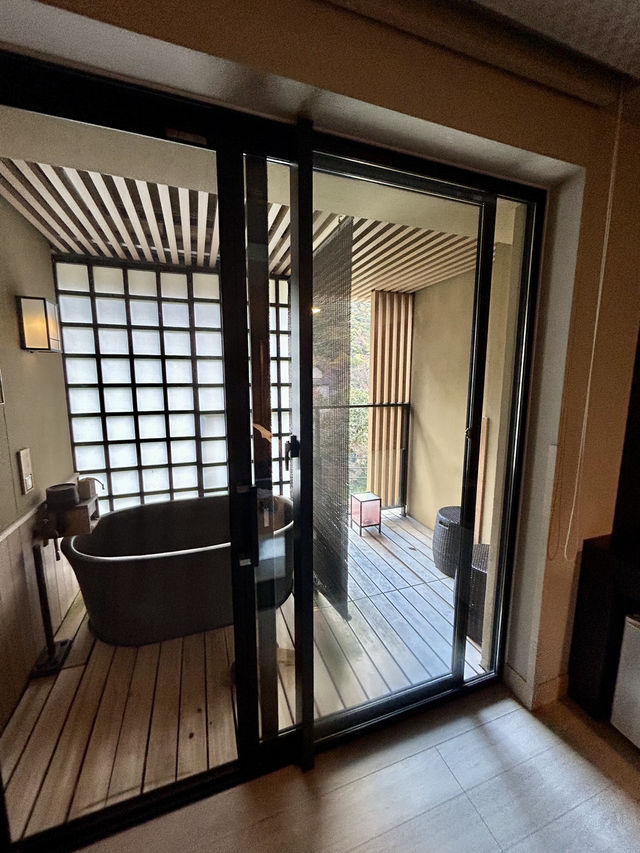 《箱根/宿》コスパ◎ 全室露天風呂付きのモダン湯宿