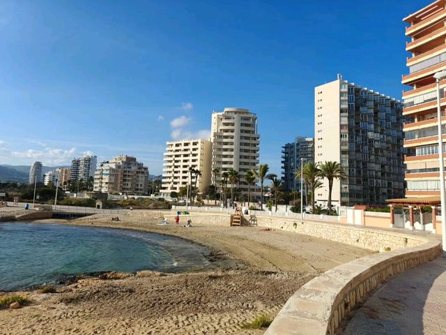 Playa Cantal Roig Hits Just Right