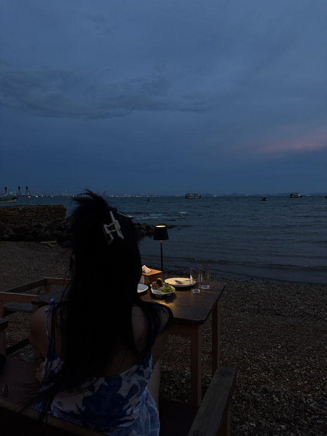 🌊 “หนีร้อน (ใจ) ไปพักใจที่เกาะล้าน”