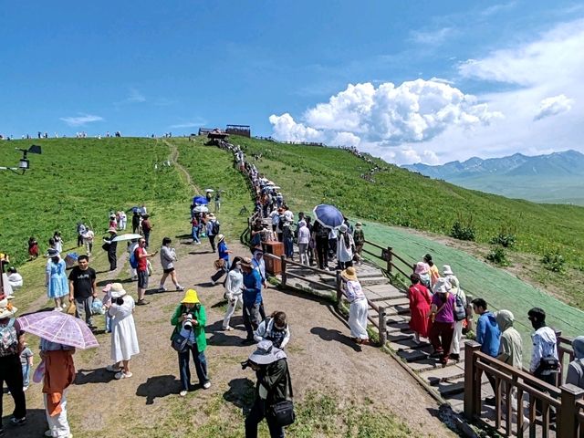 Nalati Sky Grassland: A Hiking Paradise