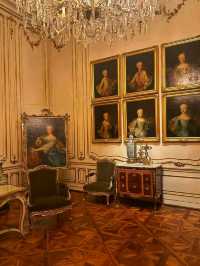 Hietzing, Vienna: Where Royal Elegance Meets Peaceful Living 👑