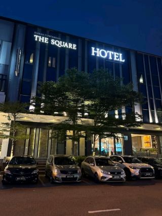 “Square Comfort: Cozy & Central in Johor Bahru”