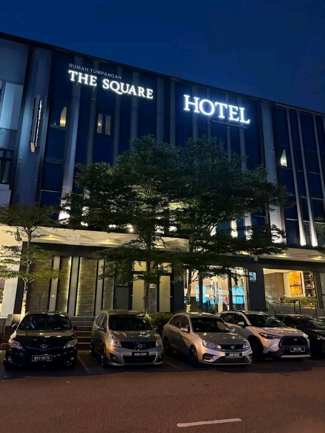 “Square Comfort: Cozy & Central in Johor Bahru”