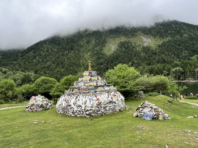 🌈 Hidden Gem of Kangding — 七色海 Seven-Color Lake