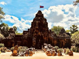 🌿 "Timeless Escape: Discovering Tonlé Bati’s Hidden Temples & Lakeside Serenity" 🏞️