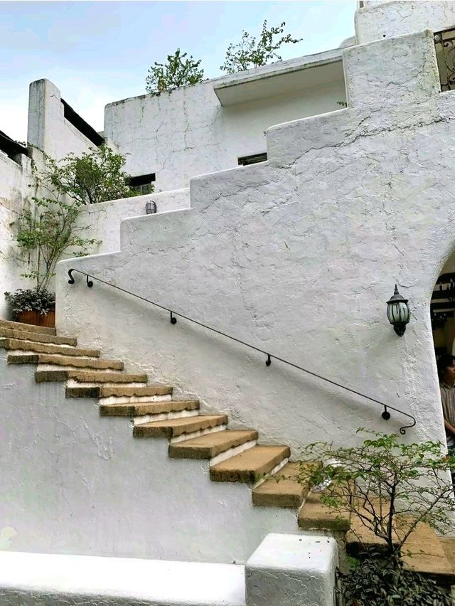 Outside Pinto Art Museum – Art and Nature in Harmony Outside Pinto Art Museum – Art and Nature in Harmony