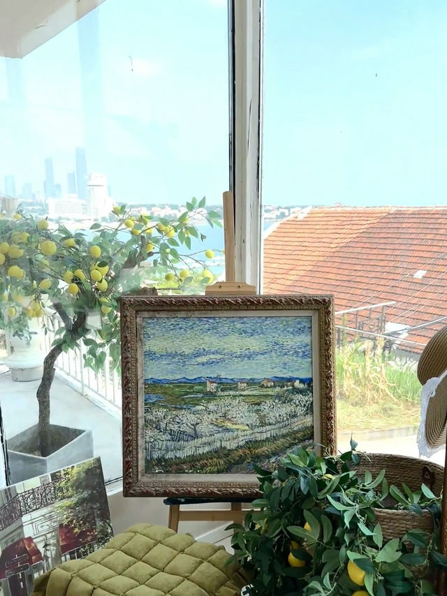 Not Italy—It’s Qingdao! 🍋🌿 Seaside Lemon Café Vibes