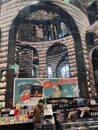 Beyond the Pages: Why Zhongshuge Captivates Readers and Travelers Alike