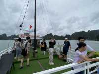 笑顔と感動のハロン湾クルーズ