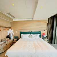 Seaside Serenity, Modern Spirit