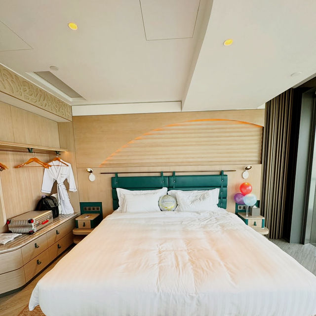 Seaside Serenity, Modern Spirit