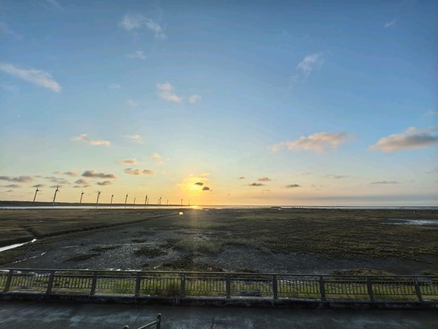 台中高美濕地絕美浪漫的日落打卡點🌅