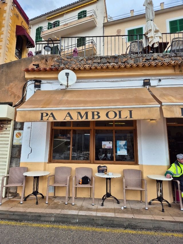 🥪 항구 사람들과 함께 마시는 커피, Bar La Payesa 🥪