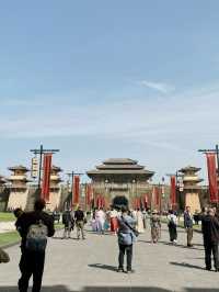 Hengdian ความยิ่งใหญ่ เดินขาลาก