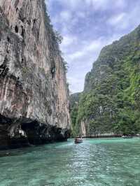 เกาะพีพี…สวรรค์กลางอันดามัน 🌴