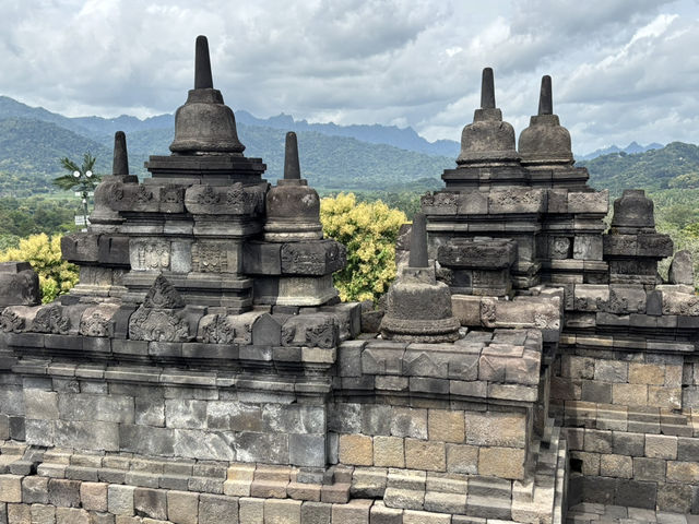Epic Temple Hopping in Yogyakarta: Borobudur & Prambanan 🛕✨
